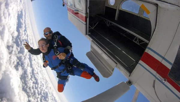 Sortie d'avion, saut parachute tandem Vannes 4000 m