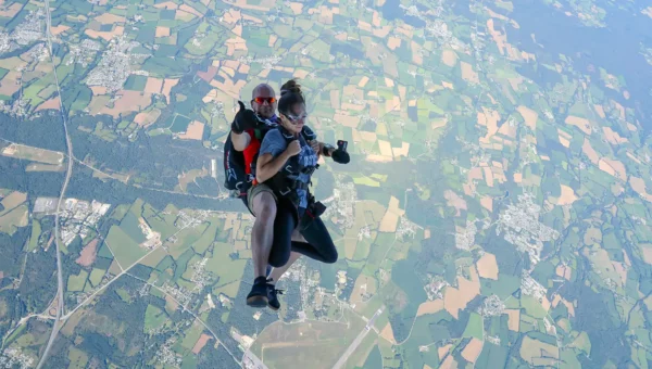 Sortie d'avion - Saut parachute tandem Vannes 4000 m